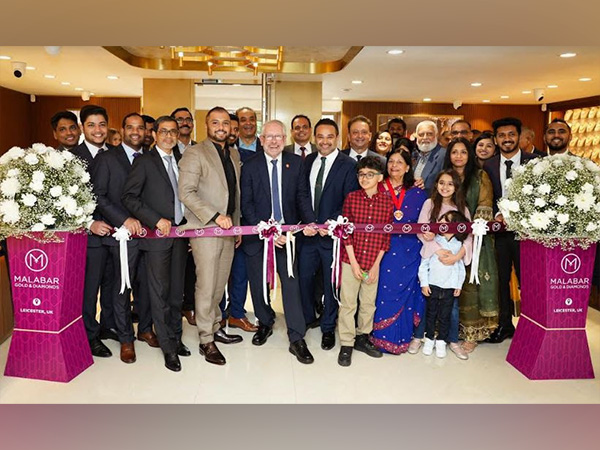 Malabar Gold & Diamonds’ Leicester store launched by Peter Soulsby, City Mayor, along with dignitaries from Malabar