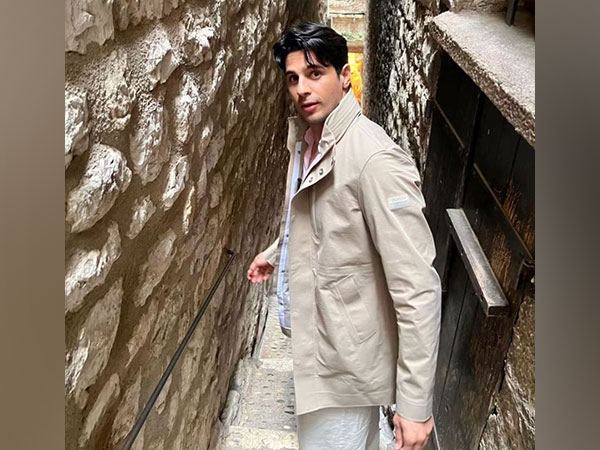 Social media and fan craze; How actors suffer the side effects of fame