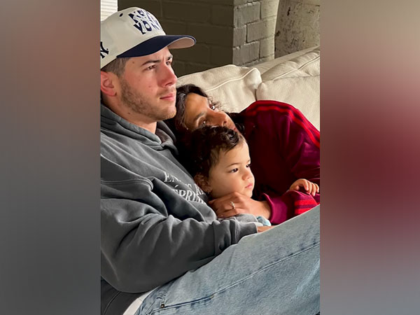 Priyanka Chopra, Nick Jonas (image source: instagram/priyankachopra)