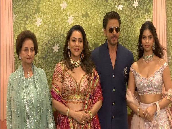 Shah Rukh Khan, Gauri Khan, Suhana Khan (Image Source: ANI