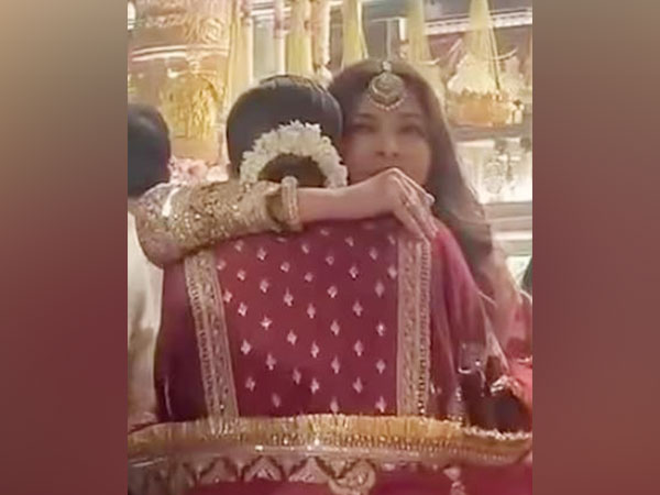 Aishwarya Rai Bachchan, Deepika Padukone (Image source: X)