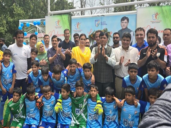 Union Sports Minister inaugurates Blue Cubs Development Centre in Srinagar (Photo: AIFF)