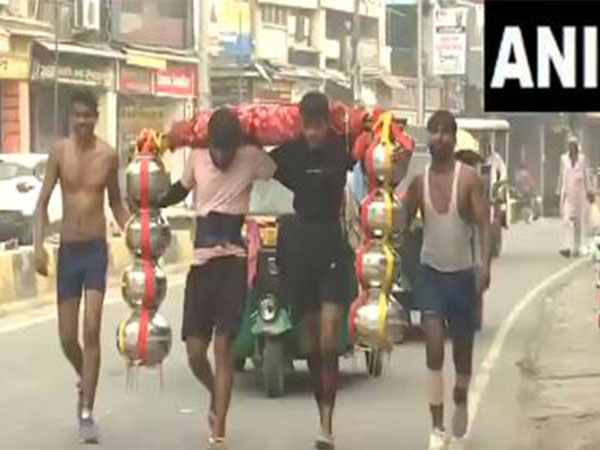 Kanwariyas begin Kanwar yatra on foot in Haridwar to seek the blessings of Lord Shiva (Photo/ANI)