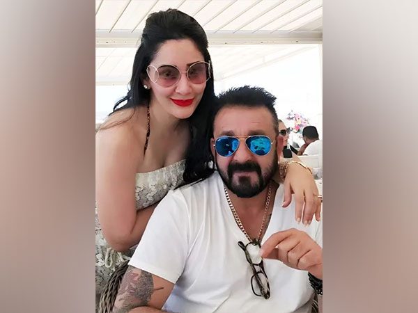 Actor Sanjay Dutt and his wife Maanayata (Image source: Instagram)