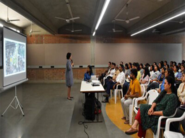 Tutors Present Studio Ideas to New Student