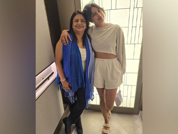Priyanka Chopra, Madhu Chopra (image source: instagram/priyankachopra)