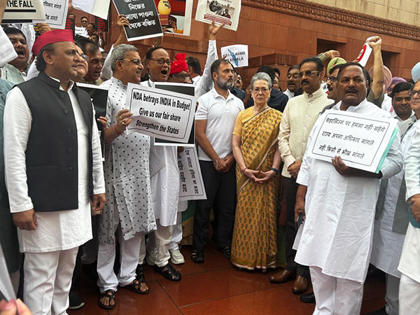 INDIA bloc leaders protest outside Parliament (Photo/ANI)