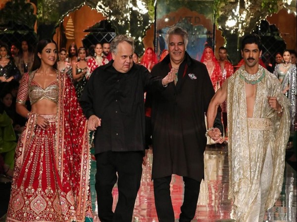 Abu Jani Sandeep Khosla's show (Image source: FDCI)