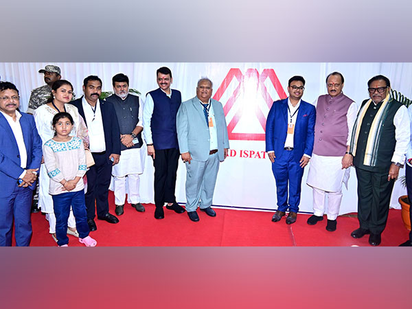 Guest, Devendra Fadnavis, Sunil Joshi, Vedansh Joshi, Ajit Dada Pawar, Dharmaraobaba Atram