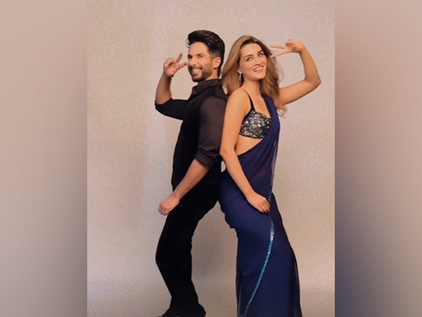 Shahid Kapoor, Kriti Sanon (Image Source: Instagram)