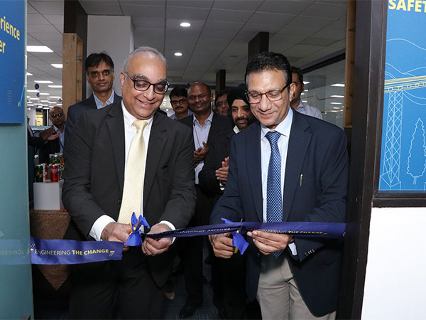 L-R: Abhinav Bhan, Senior Managing Director and Global Head, PST and Alind Saxena, Executive Director & President – Mobility & Tech, LTTS