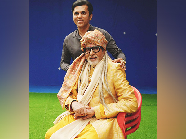 Megastar Amitabh Bachchan and producer Anand Pandit (Image source: Anand Pandit)