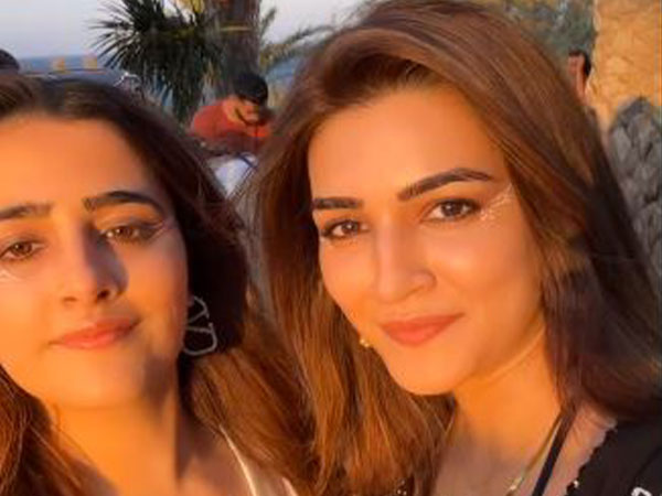 Kriti Sanon, sister Nupur Sanon (image source: instagran/kritisanon)