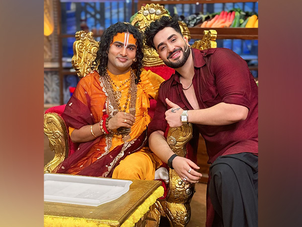 Aly Goni with Aniruddhacharya Maharaj (image source: Instagram)