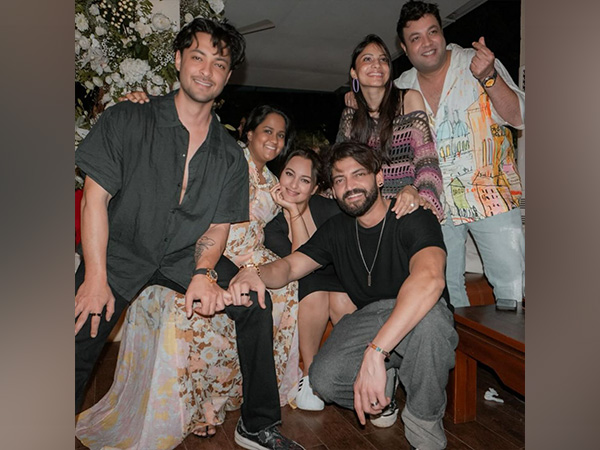 Arpita Khan's birthday bash (image source: instagram/aslisona)