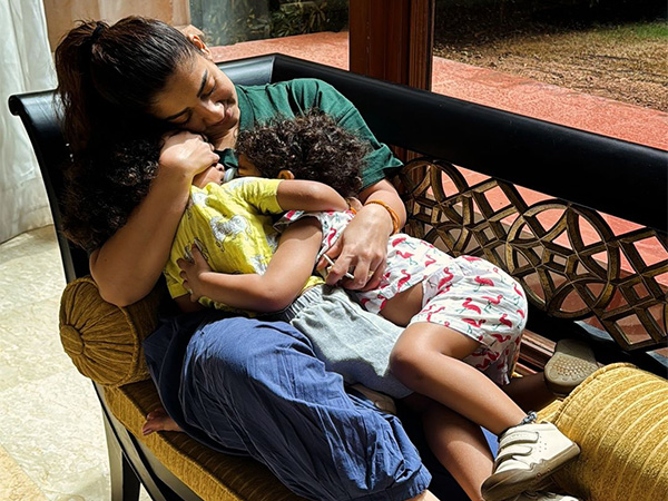 Nayanthara with kids (image source: instagram/nayanthara)