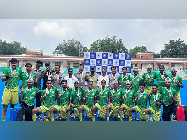 Roundglass Punjab Hockey Club Academy players with medal (Photo: Hockey India)