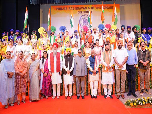 Punjab Governor Gulab Chand Kataria (Center). (Photo source: Chandigarh Public Relations Department)