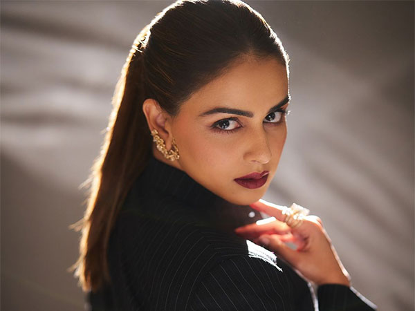 Genelia D’Souza (image source: instagram/geneliad)