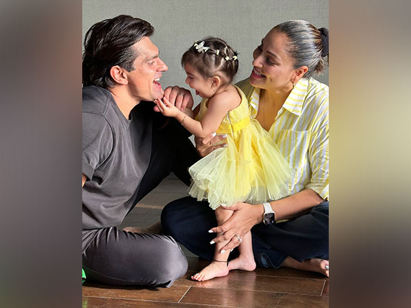 Karan Singh Grover, Bipasha Basu with daughter Devi (Image Source: Instagram)