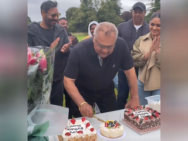 Ajay Devgn, Sharat Saxena, Mrunal Thakur (Image Source: Instagram)