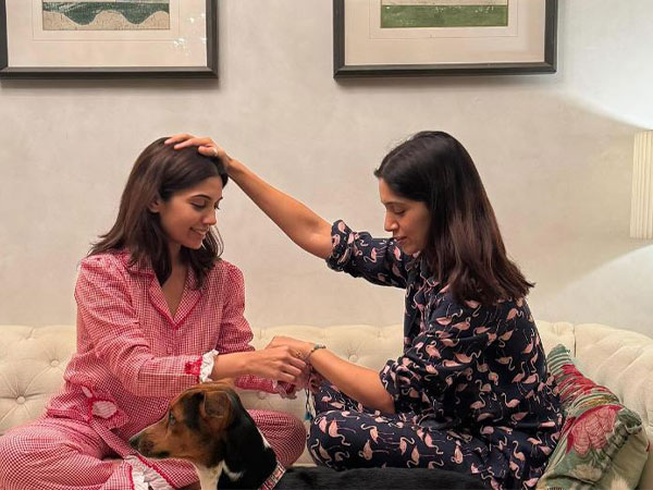 Actor Bhumi Pednekar and her sister Samiksha (Image source: Instagram)