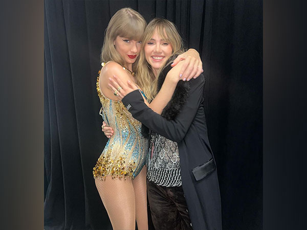 Taylor Swift with Suki Waterhouse (image source: instagram/sukiwaterhouse)