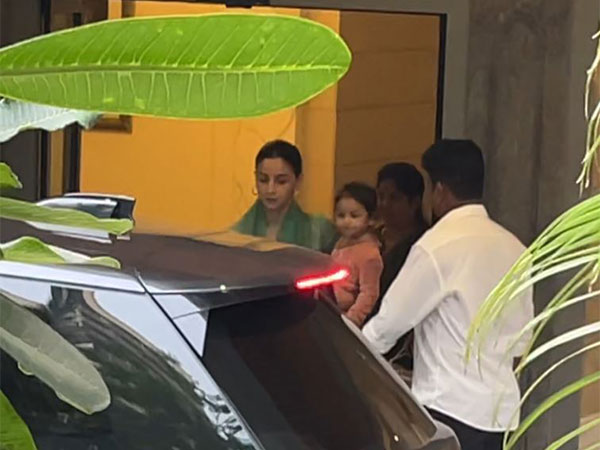 Alia Bhatt with Raha (Image Source; ANI)