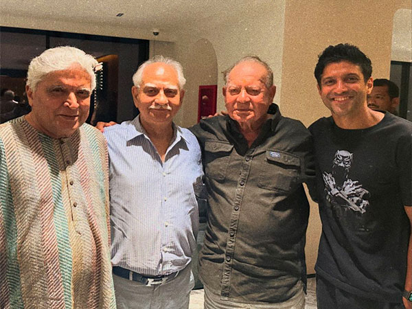 Farhan Akhtar, Salim Khan, Ramesh Sippy, Javed Akhtar (image source: instagram/faroutakhtar)