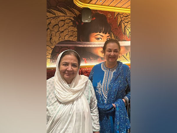 Farida Jalal, Saira Banu (Image source: Instagram/@sairabanu)