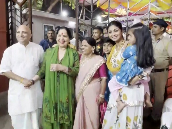 Shilpa Shetty at ISKCON Temple in Mumbai with family (Photo/ANI)