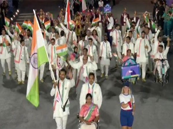 Indian contingent for Paris Paralympics. (Picture: X/@mansukhmandviya)