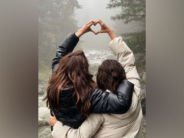 Sharvari Wagh, Alia Bhatt (Image Source: Instagram/@aliaabhatt)