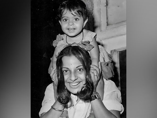 Kajol, Tanuja (Image Source: Kajol/Instagram)