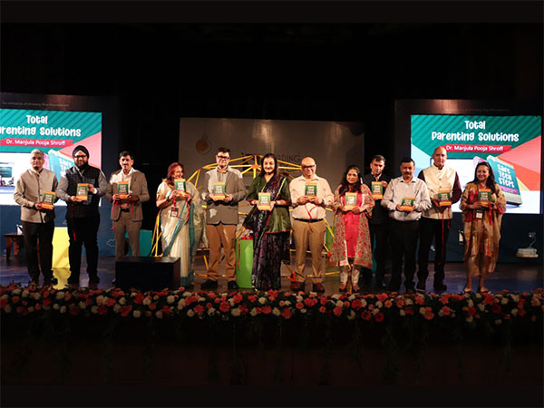 Kalorex MD & CEO unveiling ‘Total Parenting Solutions’ in the presence of distinguished leaders and luminaries across various fields in Delhi