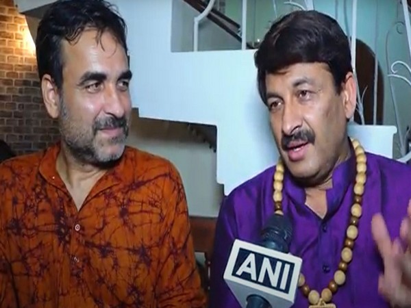 Pankaj Tripathi, Manoj Tiwari (Photo/ANI)