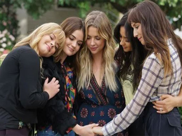 A still from 'Pretty Little Liars' reboot (Photo/Instagram/@streamonmax)
