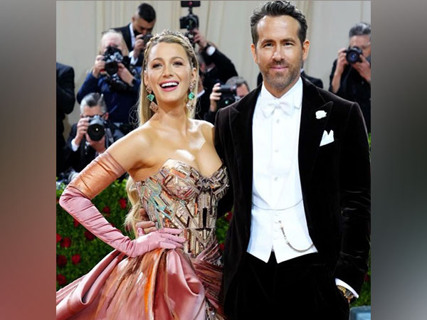 Blake Lively, Ryan Reynolds (Image source: Instagram/ @vancityreynolds)