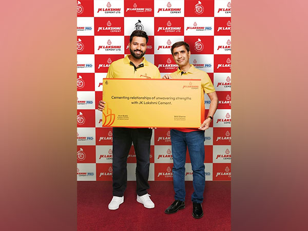 L-R: Rohit Sharma with Arun Shukla, President and Director, JK Lakshmi Cement