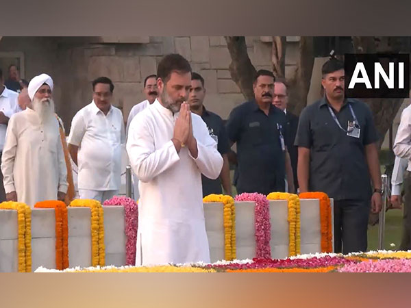 Congress leader and LoP Rahul Gandhi pays tribute to Mahatma Gandhi (Photo/ANI)