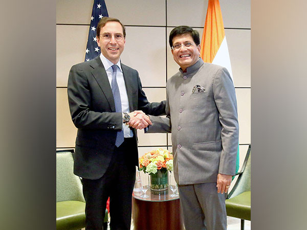 Union Minister Piyush Goyal with Robert Goldstein, COO of BlackRock (Photo/@PiyushGoyal)