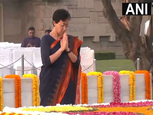 Delhi Chief Minister Atishi pays tribute to Mahatma Gandhi at Rajghat (Photo/ANI)