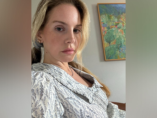  Singer Lana Del Rey (Photo/instagram/@honeymoon)