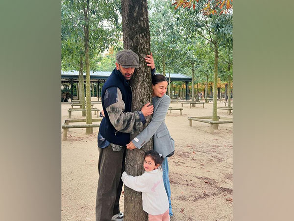 Alia Bhatt, Ranbir Kapoor and their daughter Raha (Image source: Instagram @aliaabhatt)