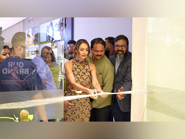 Bollywood actor Malaika Arora inaugurates Page3 Luxury Salon’s 30th outlet at Bengaluru’s Forum South Mall, joined by Page3 Founder C.K. Kumaravel and CEO & Director Shanmugha Kumar.