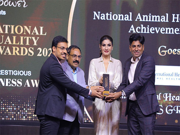 Dr. Seshaiah Pamulapati, Managing Director, receiving Brand Empower’s “National Quality Award 2024” from Padma Shree Awardee, Raveena Tandon