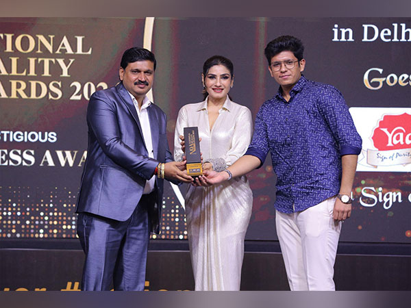 Narendra Yadav, Founder (Yadu Sign of Purity) receiving Brand Empower’s “National Quality Award 2024” from Padma Shree Awardee, Raveena Tandon 