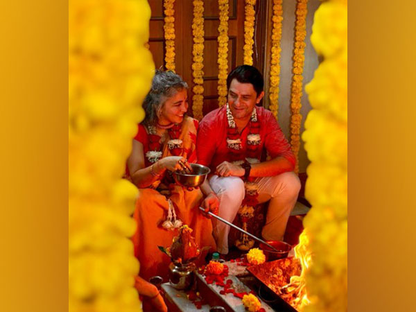 Arjun Mathur, Tiya Tejpal(Image source: Instagram/ @arjun__mathur)