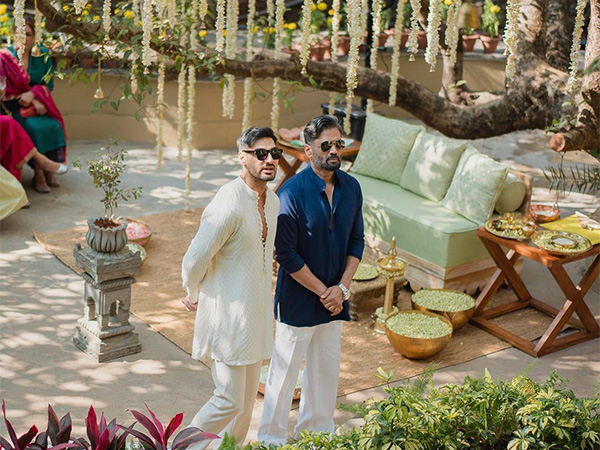 Suniel Shetty and Ahan Shetty (Image source: @ahan.shetty)