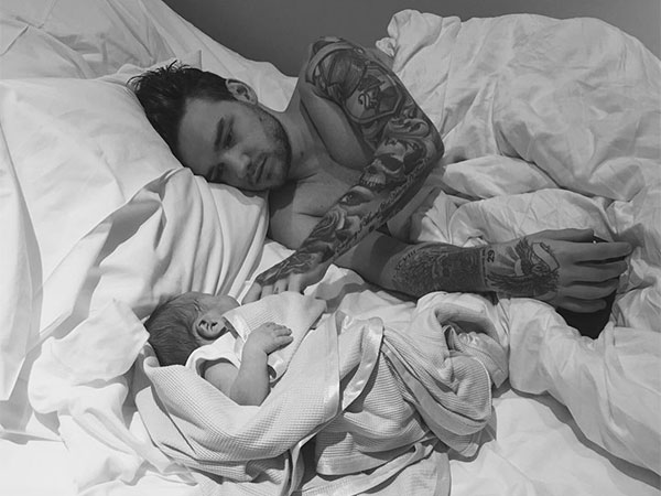Liam Payne with his son Bear (Image Source: Instagram@cherylo)